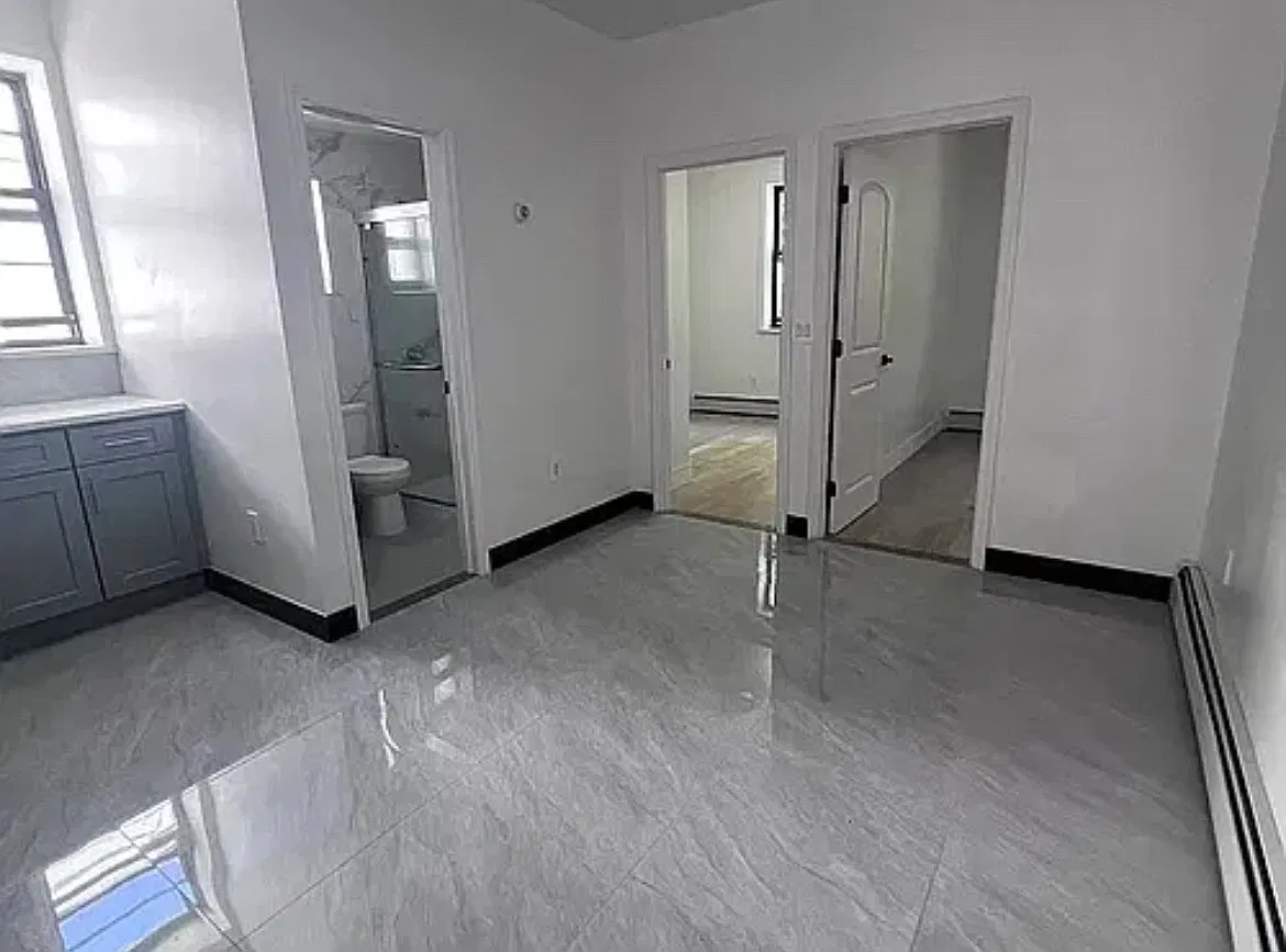 2 bed, $2,400 — Photo 1