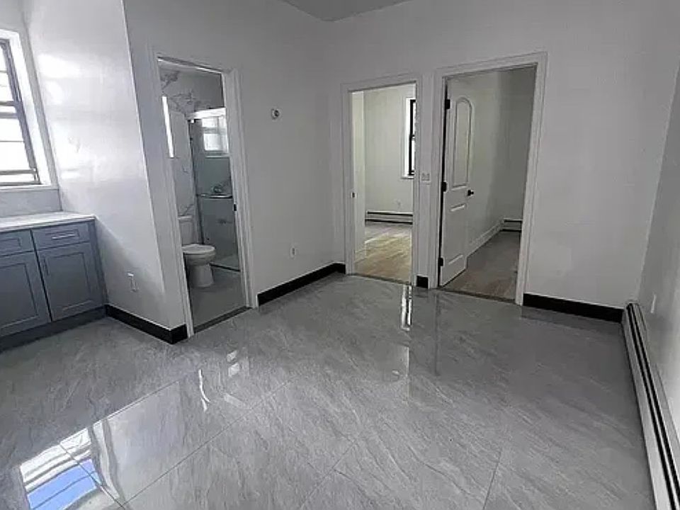 1st image of 13 Bay 8th St #2
