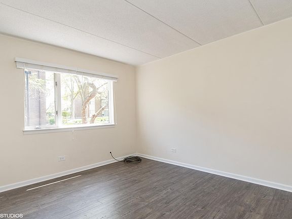 4th image of 5S070 Pebblewood Ln APT H3