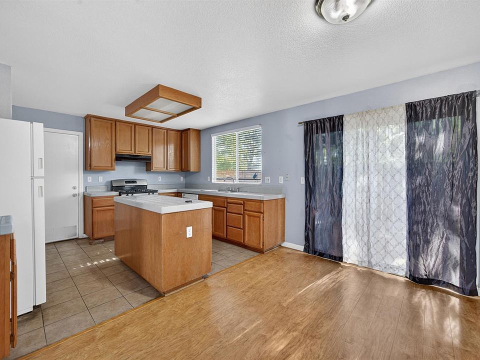 9572 S Coast Ln, Elk Grove, CA 95758 | Zillow