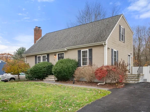 29 Williams Ave, Taunton, MA 02780
