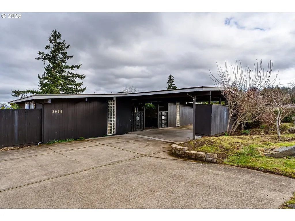 2055 Broadview St photo 1
