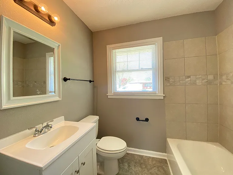64 Hill Ln — Photo 4