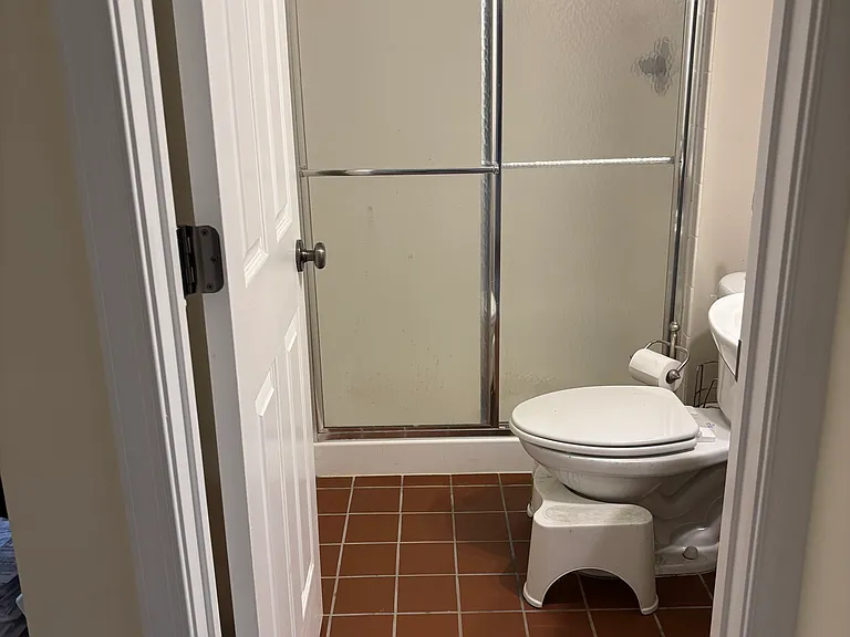 105 Barrett Ct — Photo 9