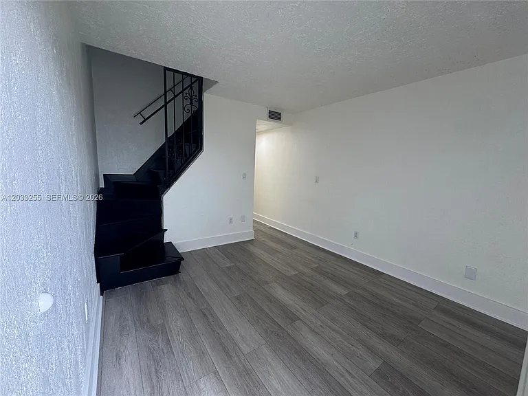 3011 SW 1st Ave #9 — Photo 3