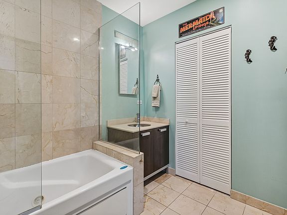5th image of 1653 N Fairfield Ave APT 404