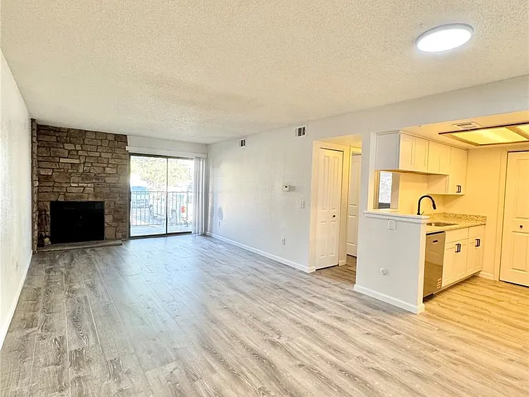481 S Kalispell Way #102 — Photo 8