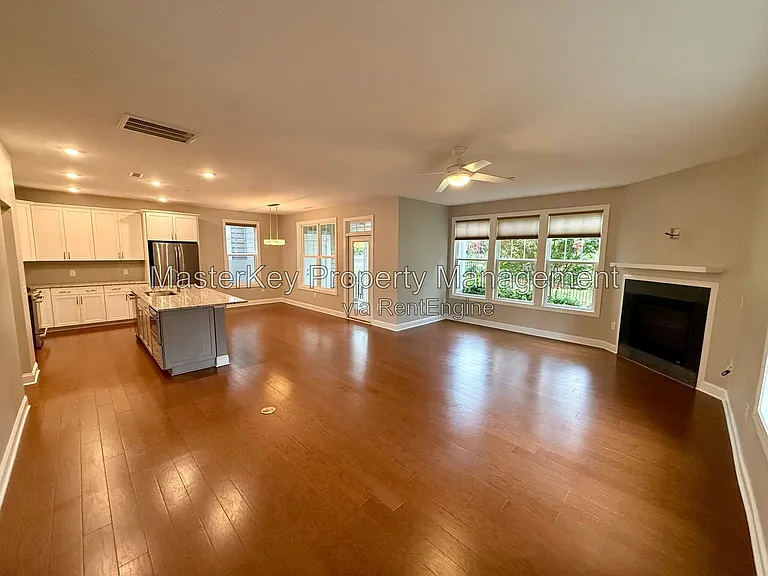 583 Rowanwood Way — Photo 5