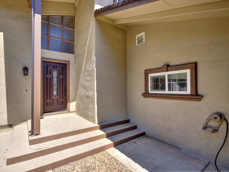 2nd image of 3090 Great Falls Way