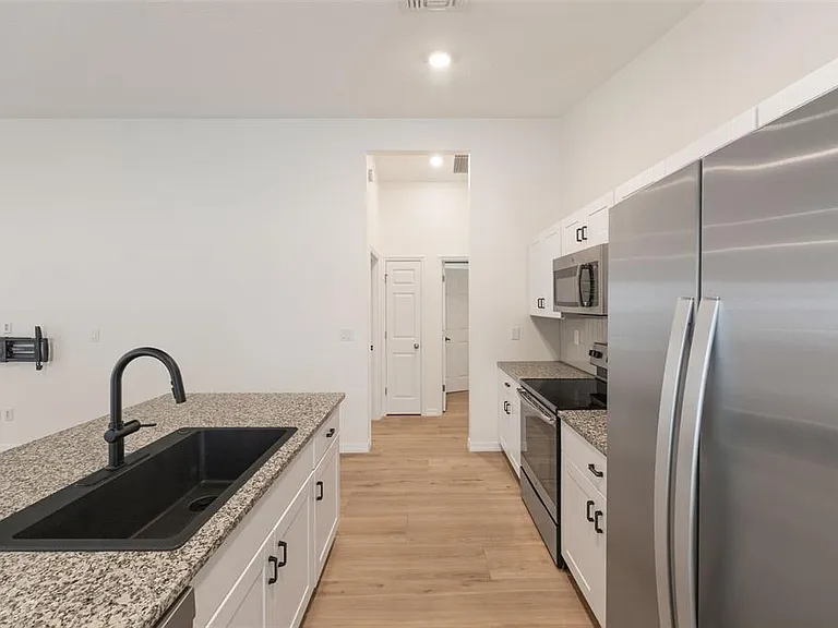 12401 Streambed Dr — Photo 9