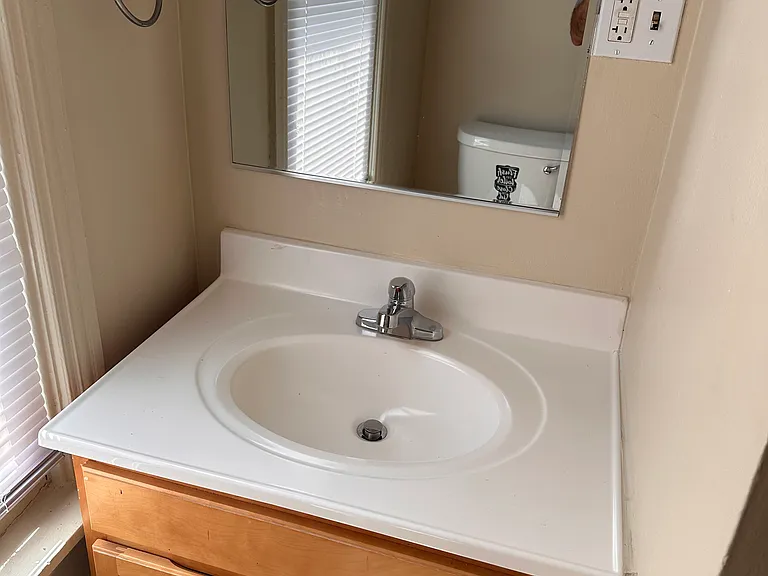15 Umberto Ave — Photo 12