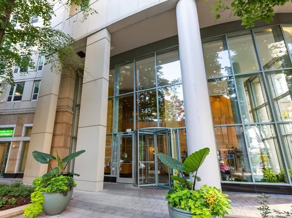 345 N La Salle Dr APT 3105, Chicago, IL 60654