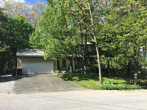 3rd image of 34 Tamarack Trl