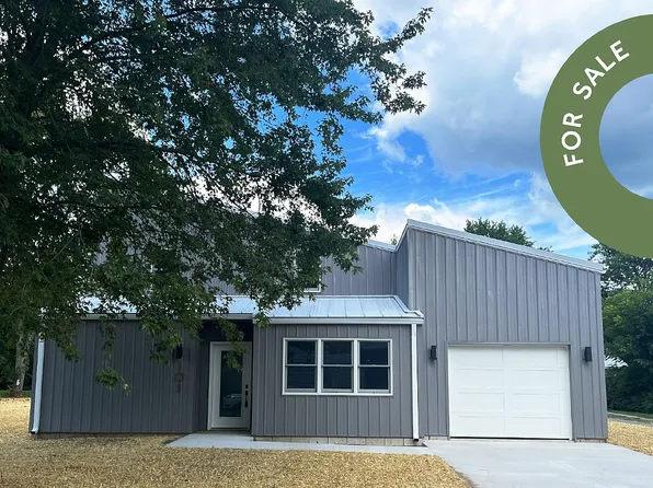 101 Wood St, Middle Point, OH 45863