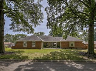 1107 W Forrest Ln, Excelsior Springs, MO 64024