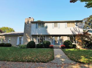 618 N Rosedale Ct, Grosse Pointe Woods, MI 48236