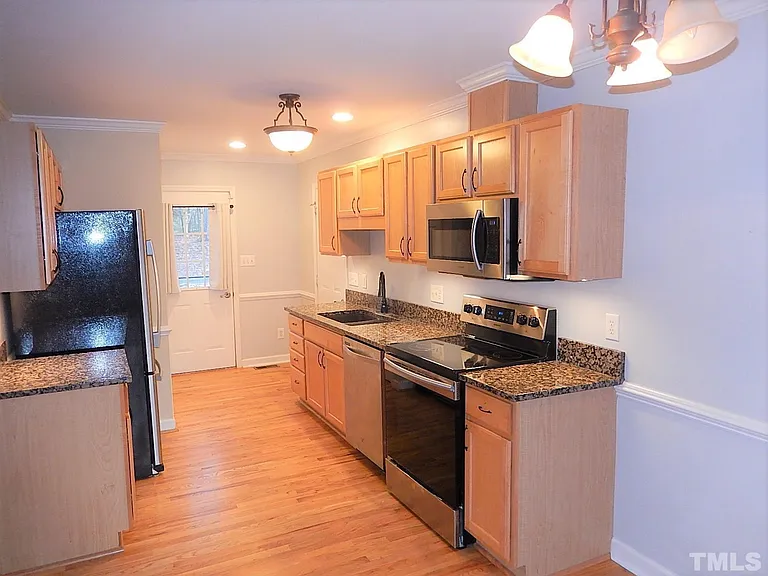 6610 Lipscomb Dr — Photo 9