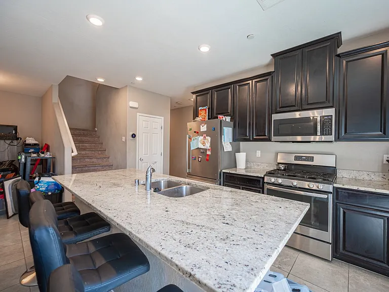 2715 Amazing Meadows Ave — Photo 12