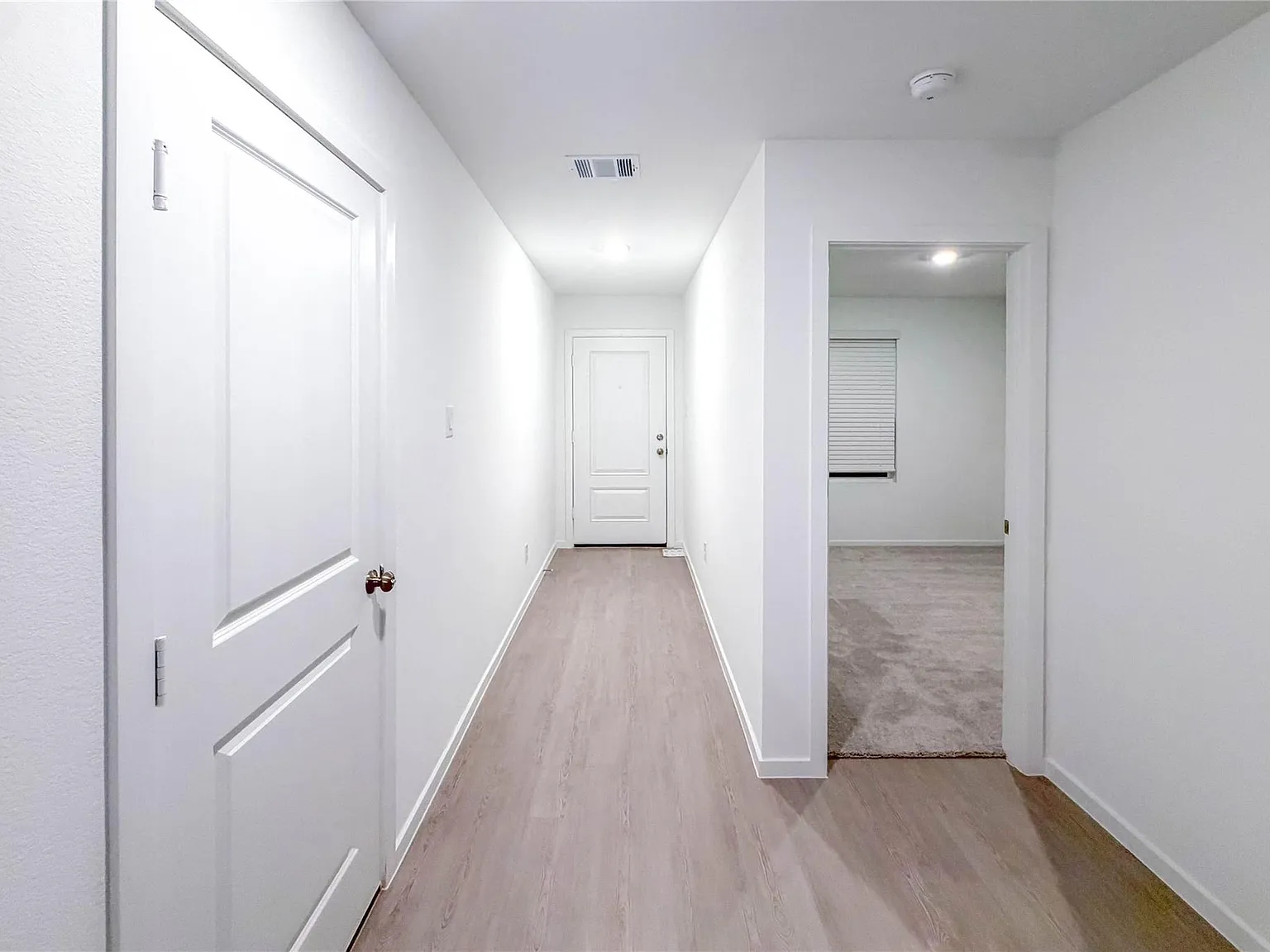 4 bed, 2.0 bath, 1924 sqft, $2,250 — Photo 2