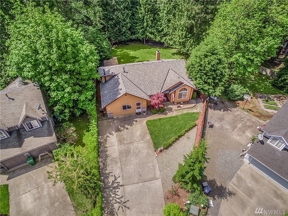 Beautifully private. Long driveway with plenty of parking. RV parking too!