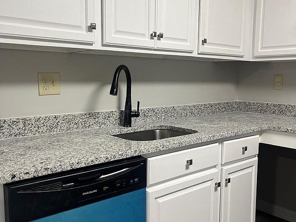 4th image of 18616 Walkers Choice Rd #18616