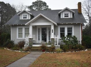 42 Kerr St, Onancock, VA 23417