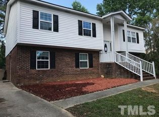 209 Bayberry Ln, Garner, NC 27529