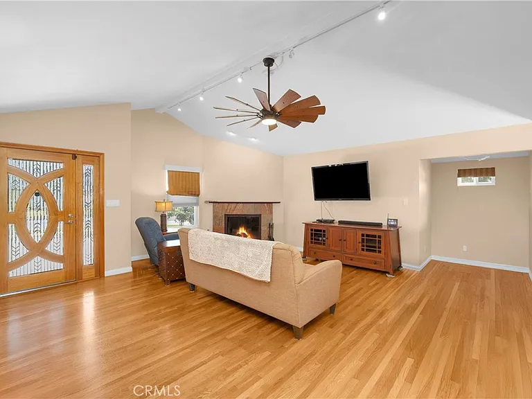 1521 S Dallas Dr — Photo 21