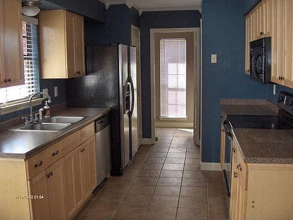4th image of 4324 Essex Ct