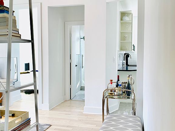 4th image of 334 W 22nd St APT 25