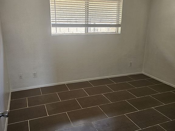 3rd image of 25 W 7th Pl