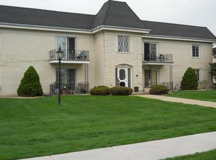 940 Camellia Dr APT 4, Munster, IN 46321