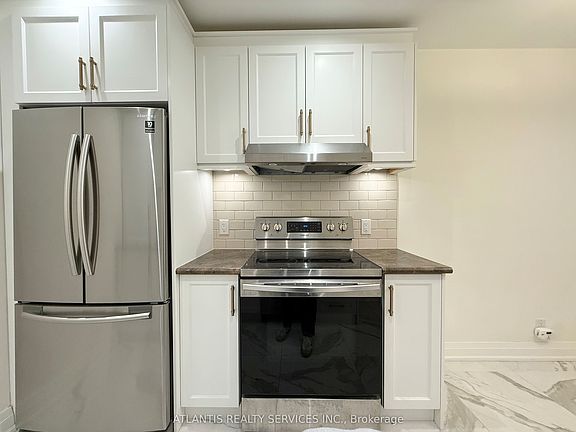 3rd image of 323 Lonsdale Rd #102