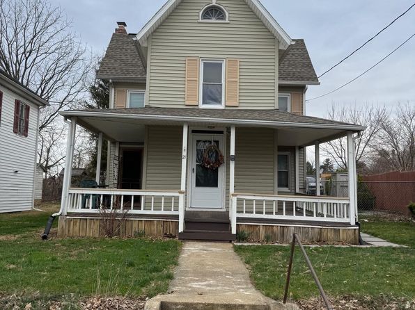 21 W Maple St Floor 1