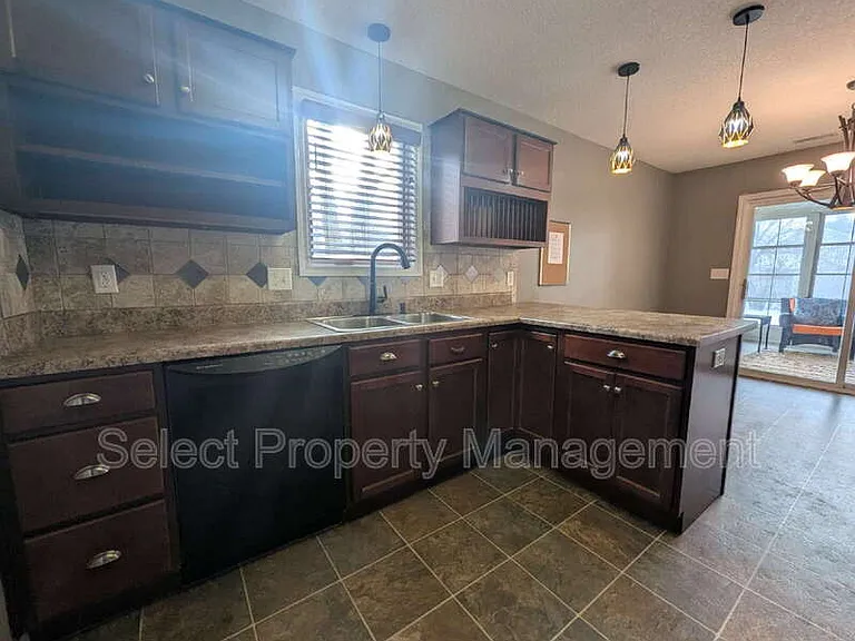 5201 Willman Ln — Photo 16