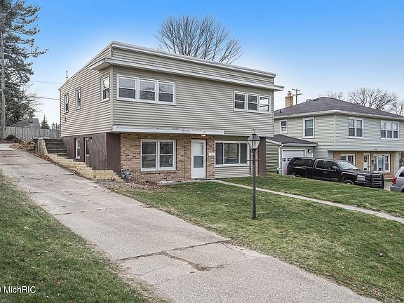 2nd image of 1014 Washtenaw Dr NE