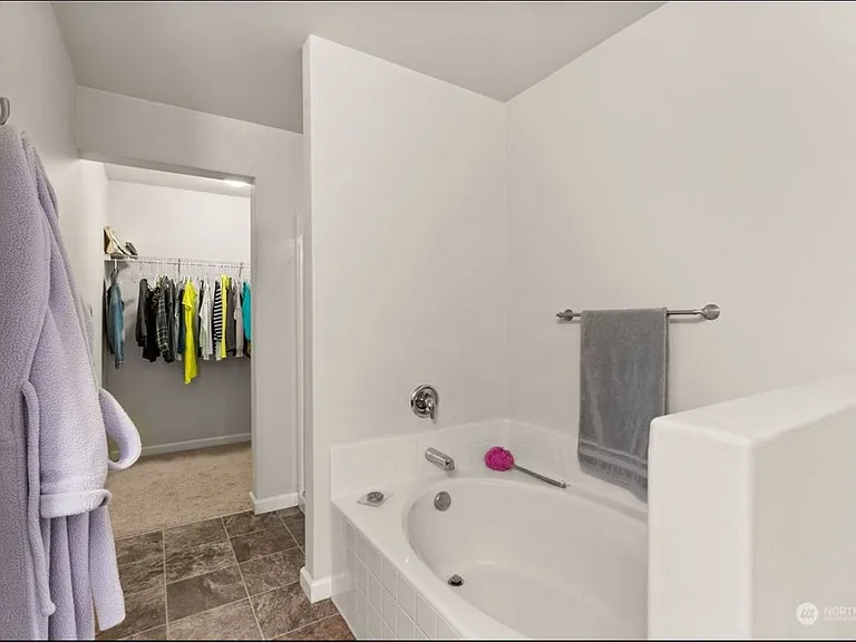 1901 Hudson St NW — Photo 12