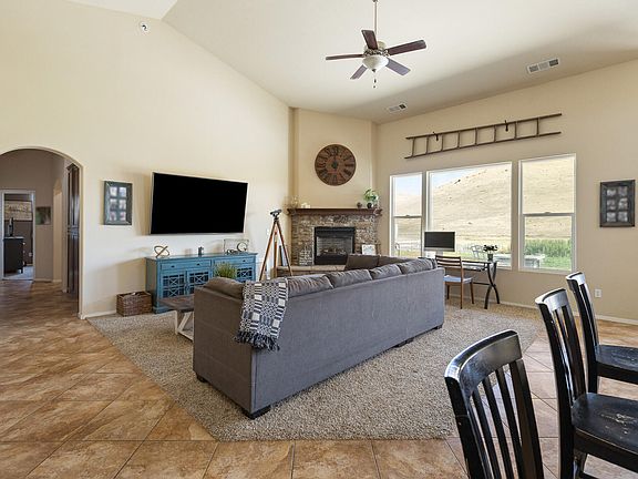 4th image of 17435 Doran Drive
