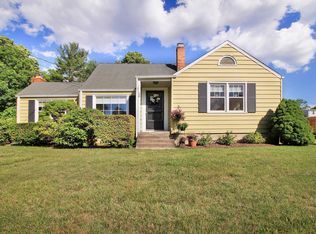 58 Valleyview Rd, Fairfield, CT 06824