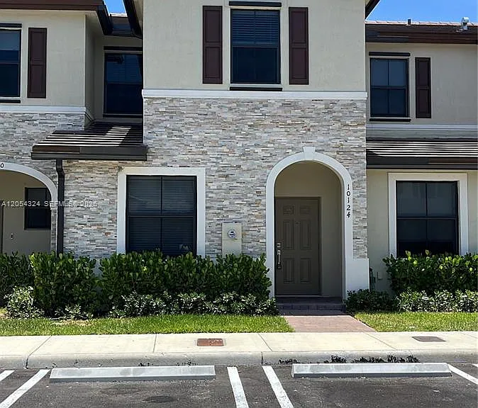 10124 SW 228th Ter — Photo 4