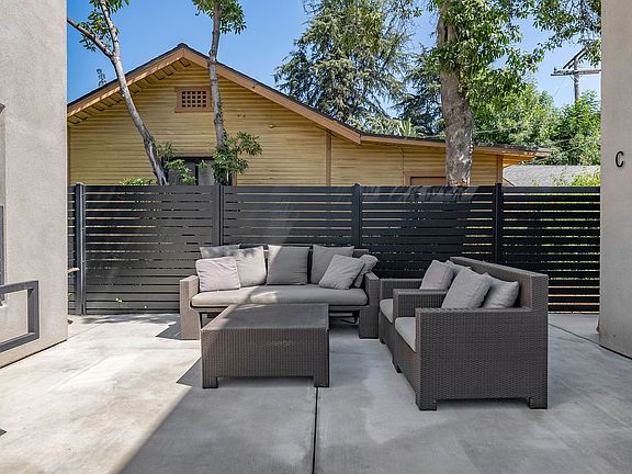 3rd image of 2155 Glenada Ave #D