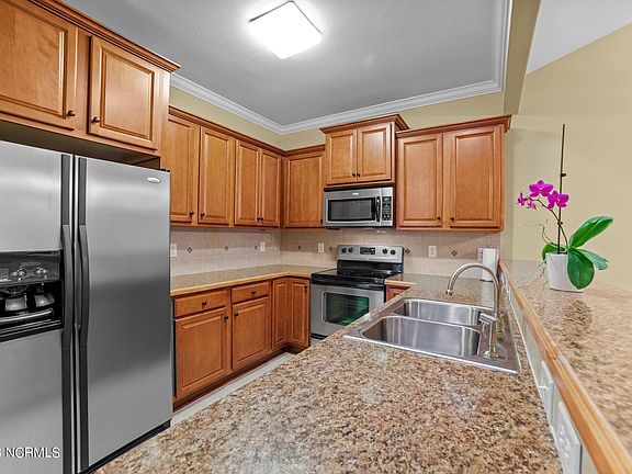 4th image of 1624 Brook Hollow Drive #B