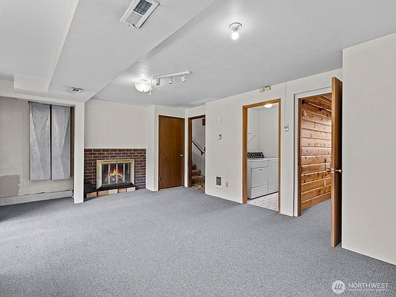 5th image of 3502 NE 204th Street