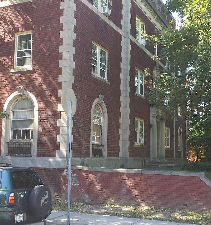 1st image of 400 S 49th St #11