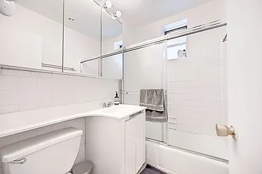 Rented by Urbane Brokerage