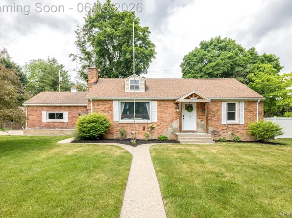 2435 Sharon Ln, Port Huron, MI 48060