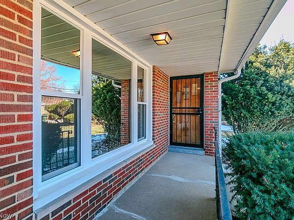 3rd image of 2078 Miami Rd