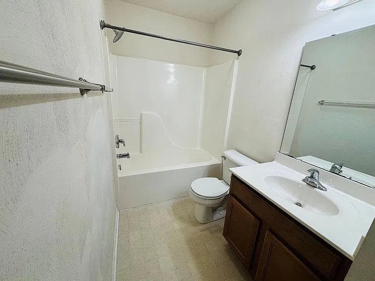 255 Windsor Dr — Photo 16
