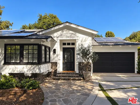 16822 Escalon Dr, Encino, CA 91436