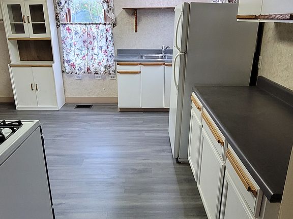 3rd image of 357 E 14th St #1